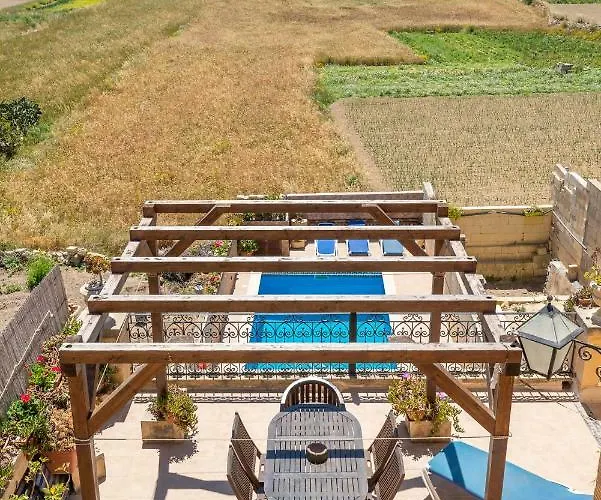 Villayana * San Lawrenz