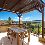 Villayana * San Lawrenz