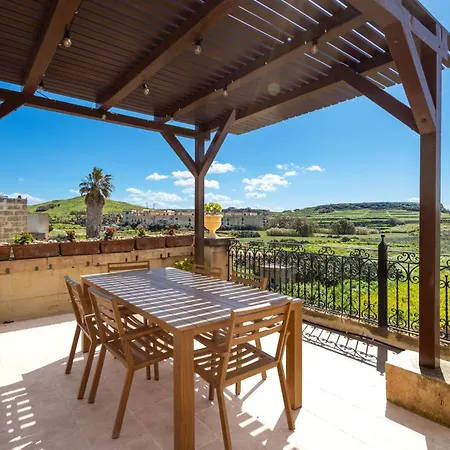 Villayana * San Lawrenz