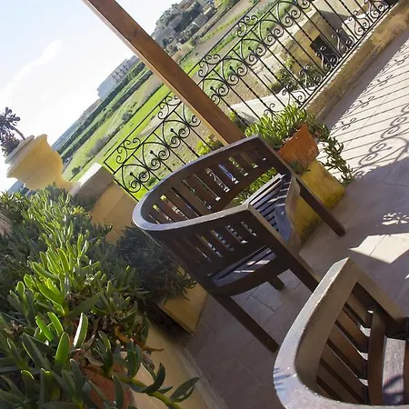 Villayana San Lawrenz