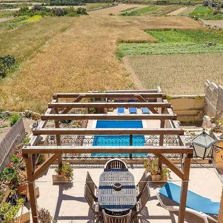 Villayana * San Lawrenz