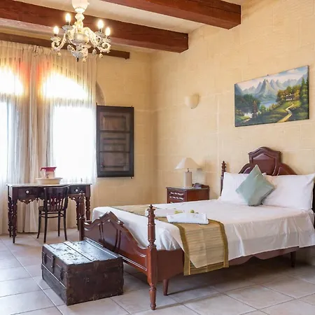 Villayana * San Lawrenz