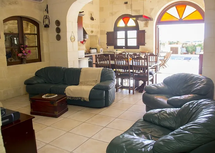 Villayana * San Lawrenz