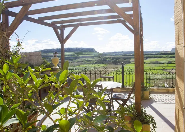 Villayana * San Lawrenz