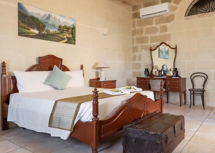 Villayana * San Lawrenz